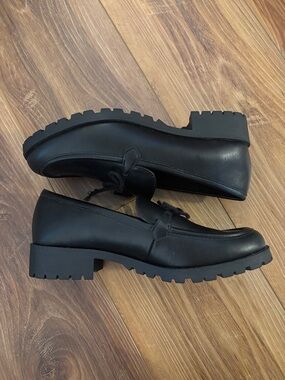 Women’s matte Black Loafers